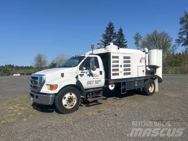 Ford F-650 Bageri guseničari