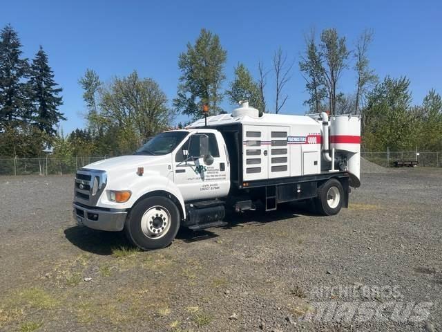 Ford F-650 Bageri guseničari