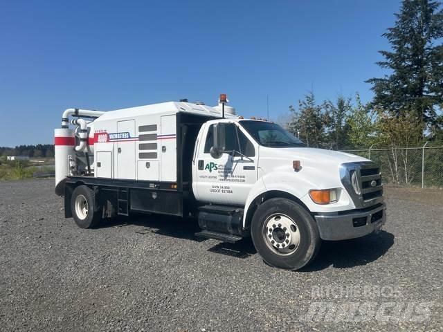 Ford F-650 Bageri guseničari