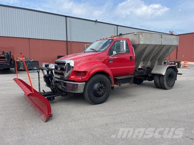 Ford F-650 Snežne daske i plugovi