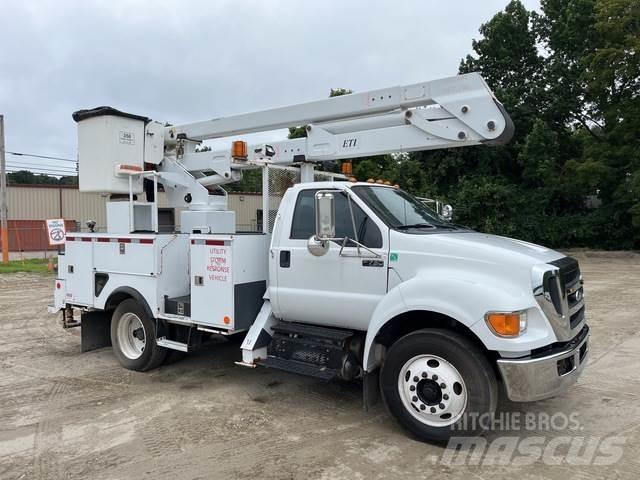 Ford F-750 Auto korpe