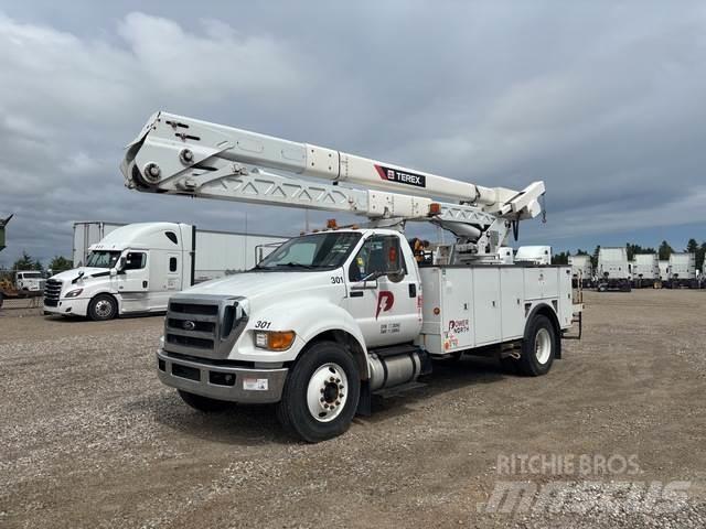 Ford F-750 Auto korpe