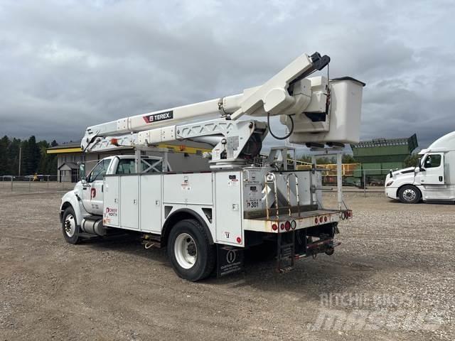Ford F-750 Auto korpe