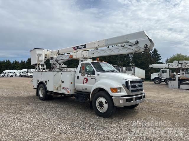 Ford F-750 Auto korpe