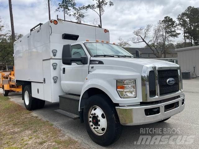 Ford F-750 Kamioni za piljevinu
