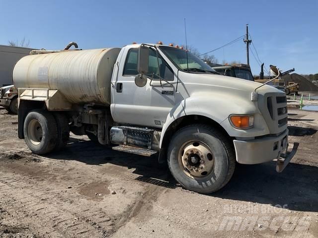 Ford F-750 Kamioni za vodu