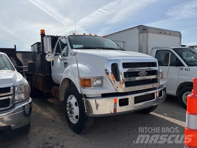 Ford F-750 Kamioni sa otvorenim sandukom