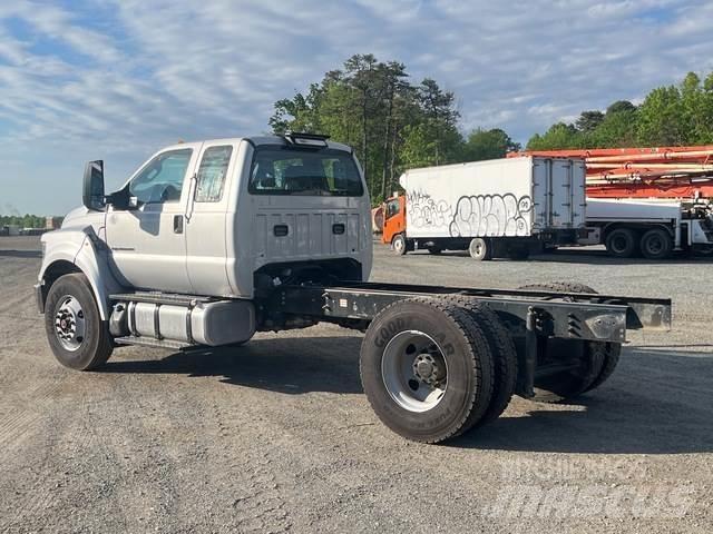 Ford F-750 Kabine i unutrašnjost