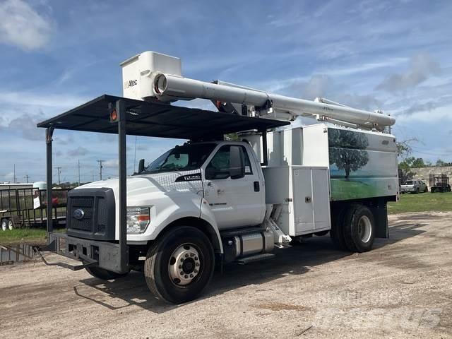 Ford F-750 Auto korpe