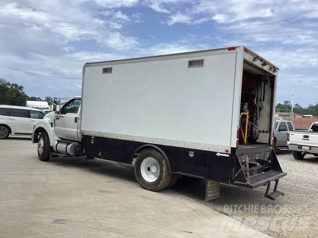 Ford F-750 Ostalo za građevinarstvo