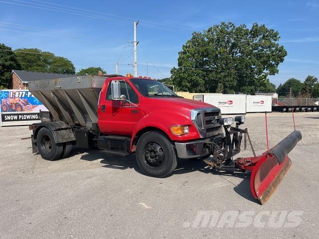 Ford F-750 Snežne daske i plugovi