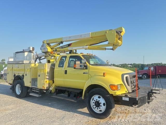 Ford F-750 Auto korpe