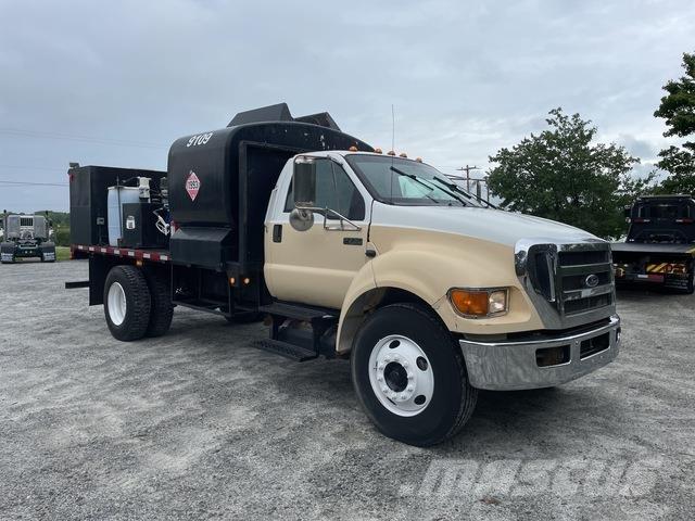 Ford F-750 Kamioni cisterne