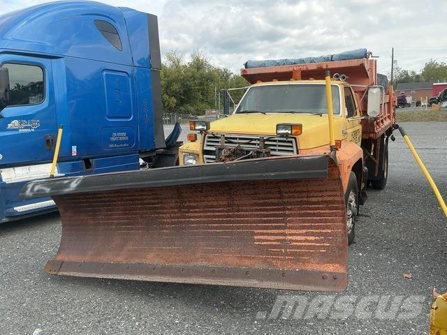 Ford F-800 Snežne daske i plugovi