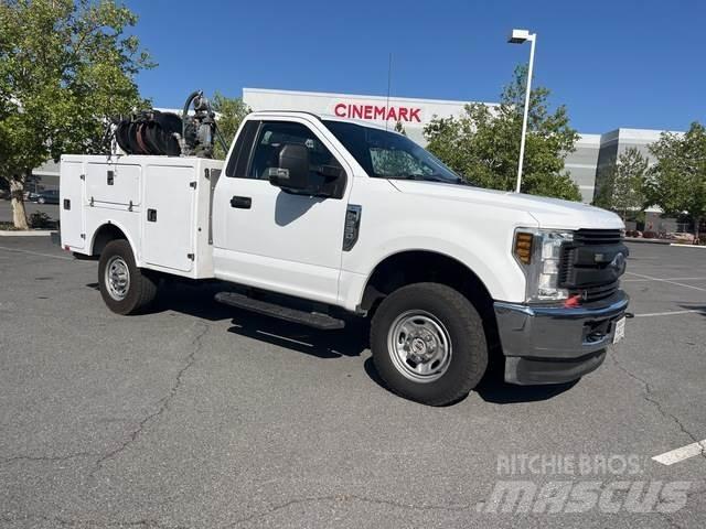 Ford F250 XL Komunalna vozila za opštu namenu