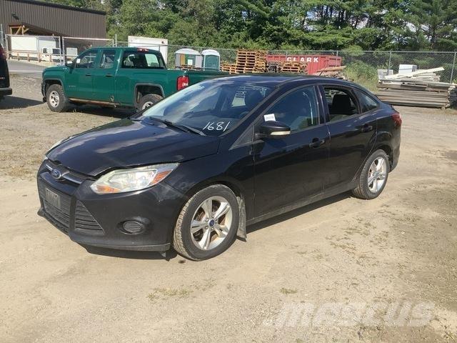 Ford Focus SE Automobili