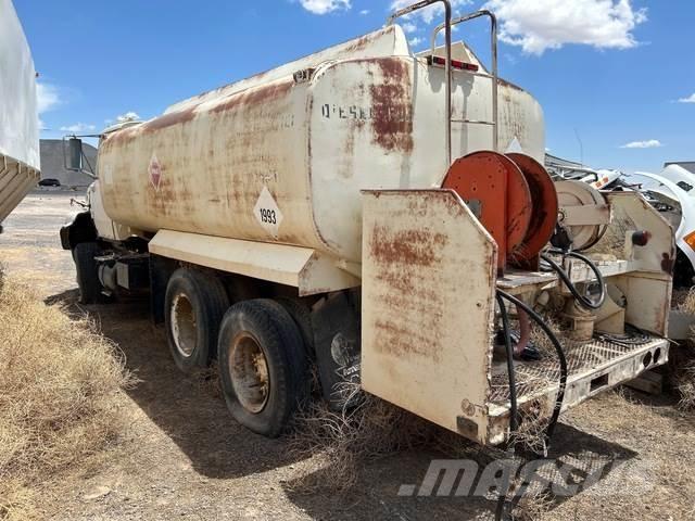 Ford L9000 Kamioni cisterne