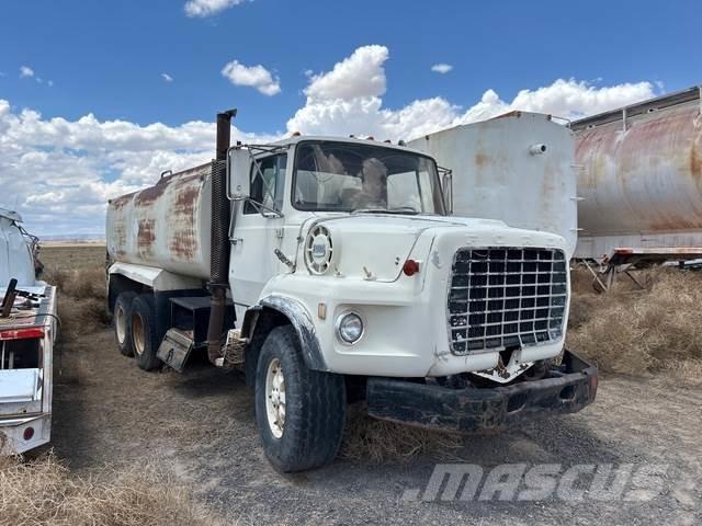 Ford L9000 Kamioni cisterne