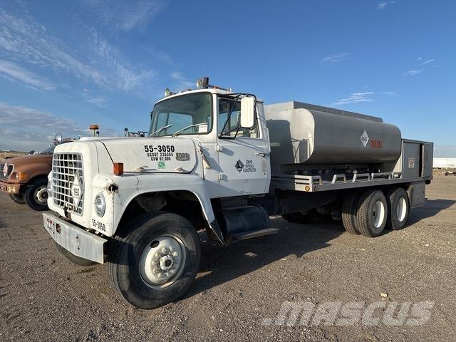 Ford LT8000 Kamioni cisterne