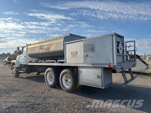 Ford LT8000 Kamioni cisterne