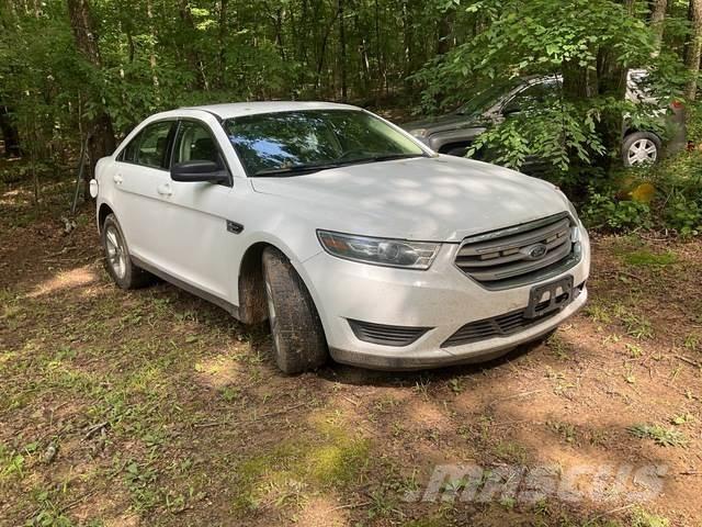 Ford Taurus Automobili