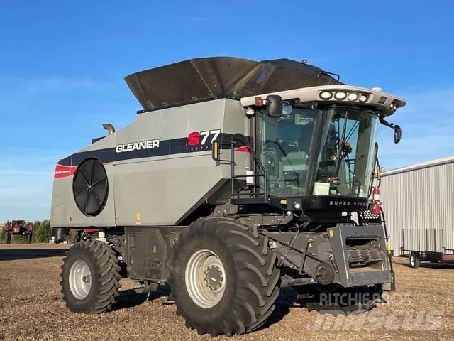 Gleaner S77 Kombajni