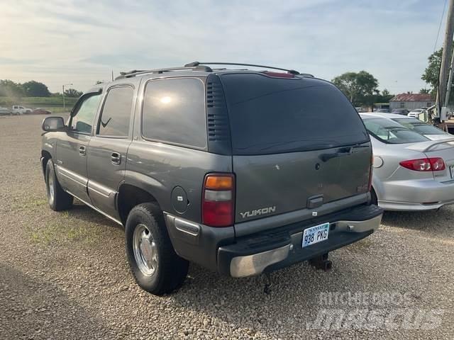 GMC Yukon Automobili