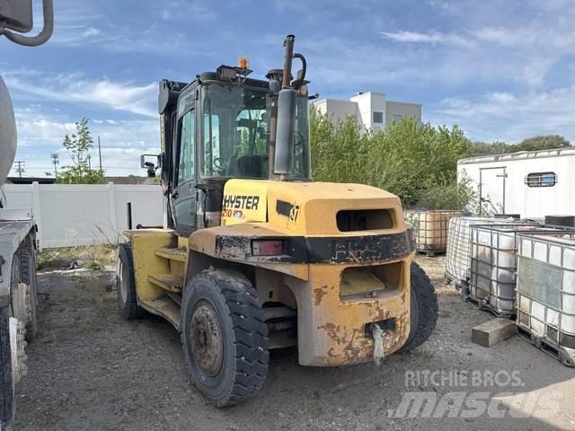 Hyster H210HD Vanterenski viljuškar
