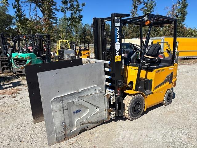 Hyundai 25B-9U Električni viljuškari