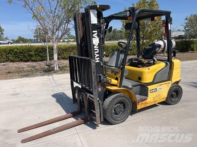 Hyundai 25L-7A Ostalo za građevinarstvo