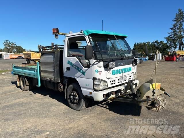 Isuzu NPR 450L Polovni kamioni za čišćenje