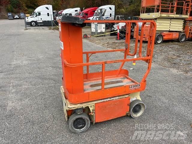 JLG 1230ES Jarbolne penjajuće platforme