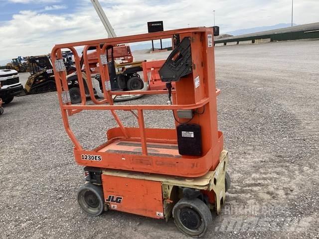 JLG 1230ES Jarbolne penjajuće platforme