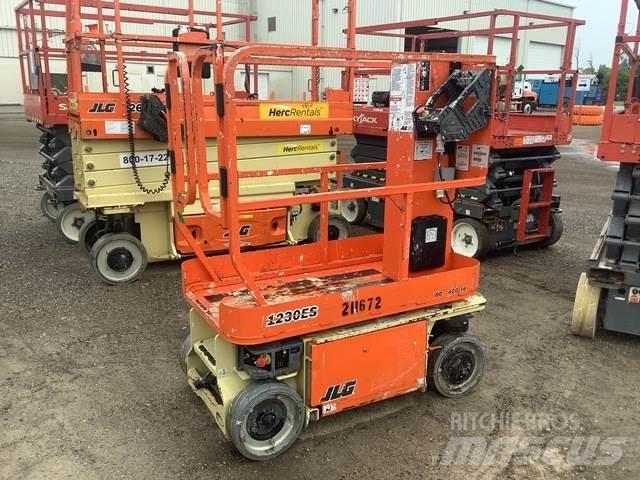 JLG 1230ES Jarbolne penjajuće platforme