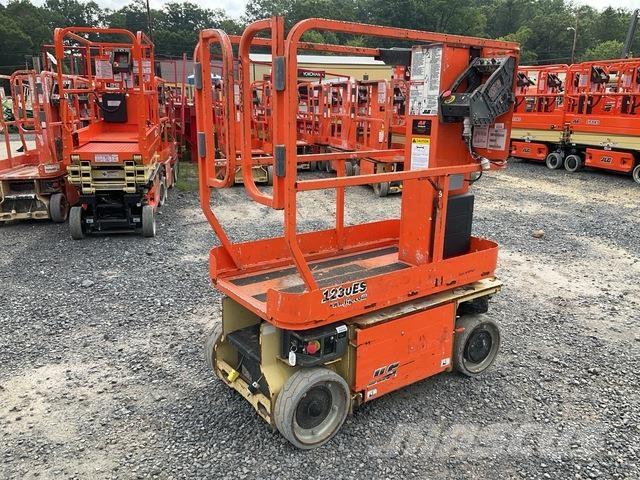 JLG 1230ES Jarbolne penjajuće platforme