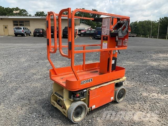 JLG 1230ES Jarbolne penjajuće platforme