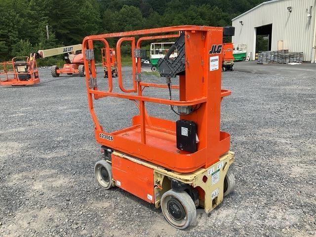 JLG 1230ES Jarbolne penjajuće platforme