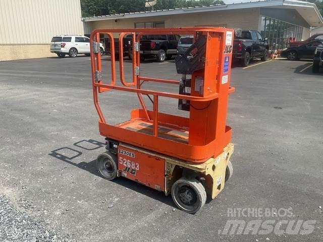 JLG 1230ES Jarbolne penjajuće platforme