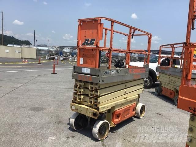JLG 2630ES Makazaste platforme