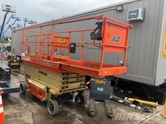 JLG 2646ES Makazaste platforme