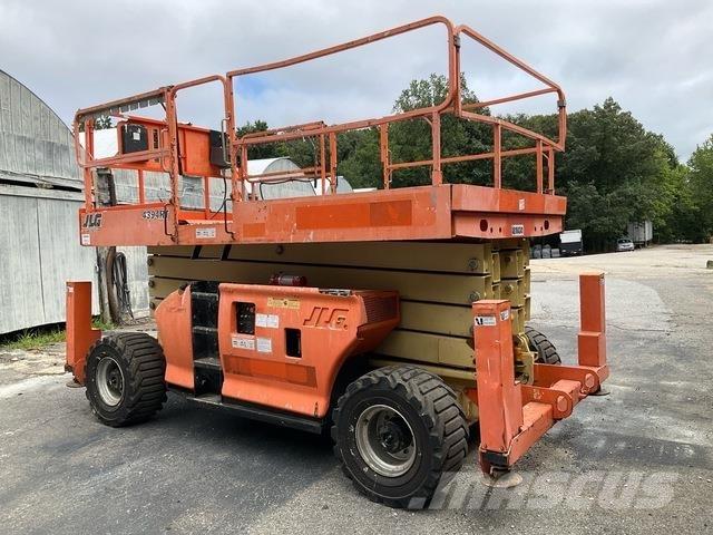 JLG 4394 RT Makazaste platforme
