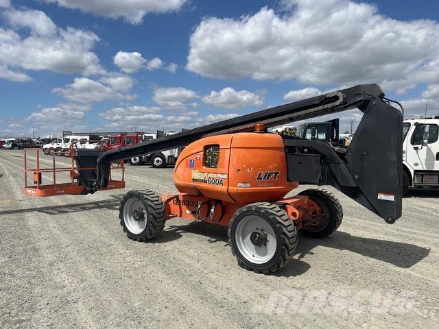 JLG 600A Zglobne podizne platforme
