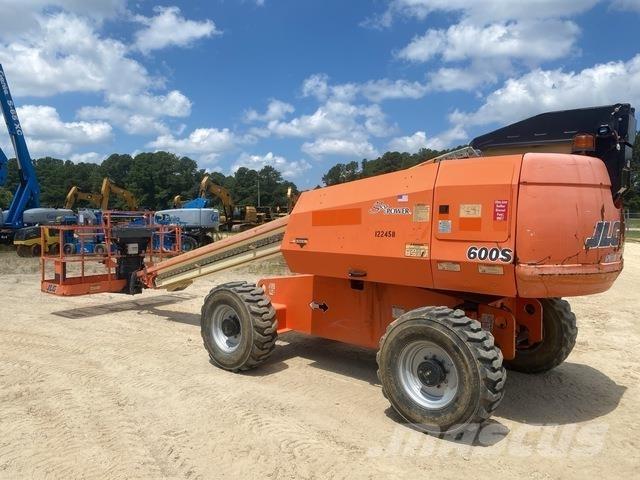 JLG 600S Teleskopske podizne platforme