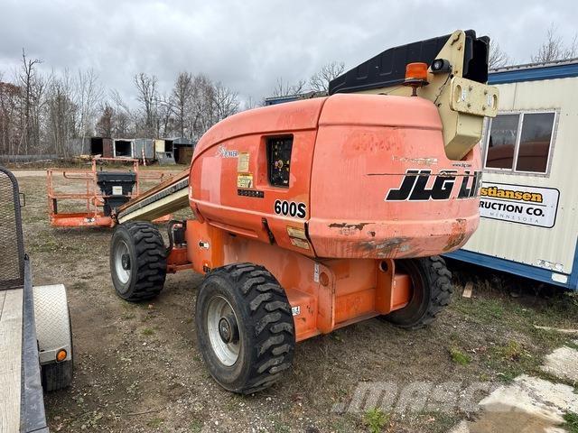 JLG 600S Teleskopske podizne platforme