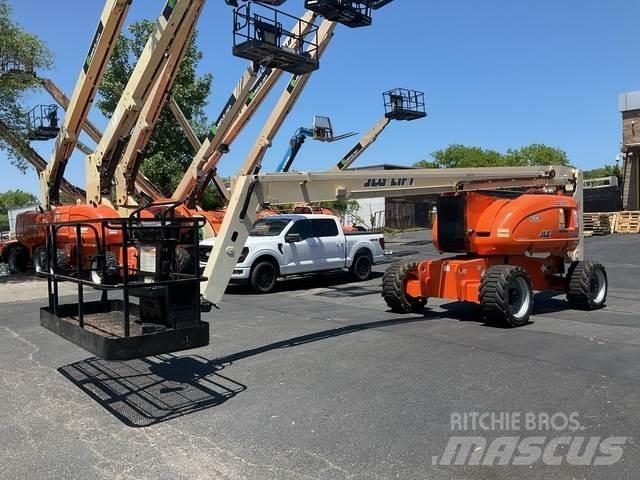 JLG 800A Zglobne podizne platforme