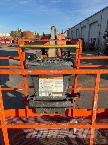 JLG 800S Teleskopske podizne platforme