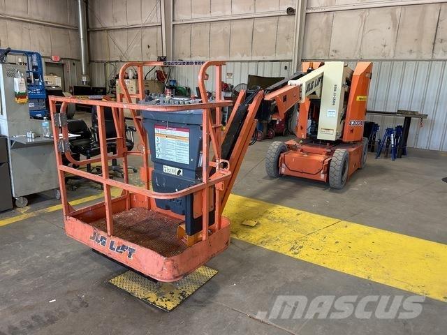 JLG E300AJP Zglobne podizne platforme