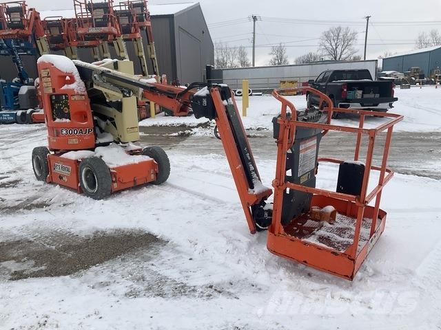 JLG E300AJP Zglobne podizne platforme