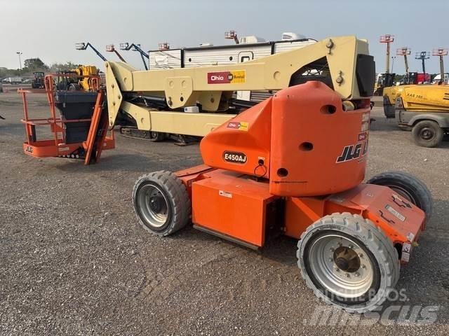 JLG E450AJ Zglobne podizne platforme