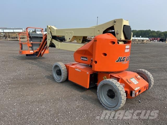 JLG E450AJ Zglobne podizne platforme